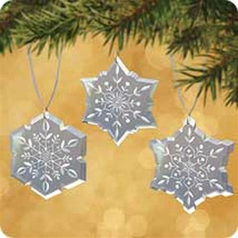 2002 Snowflakes Hallmark Ornament The Ornament Shop
