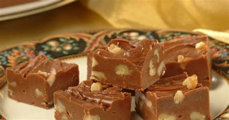 It's traditionally a mixture of whipped egg whites, egg yolks, dairy, and flavoring. 10 Best Milk Chocolate Fudge Evaporated Milk Recipes