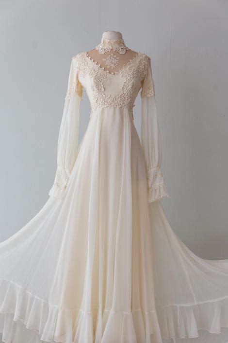 Vintage 1970s Wedding Dress 70s Silk Victorian Style Wedding Xtabay