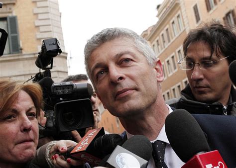 Cittadino italiano nato a genova il 5 luglio del 1963. #BuonaScuola: M5S, Morra risponde con un video smontando ...