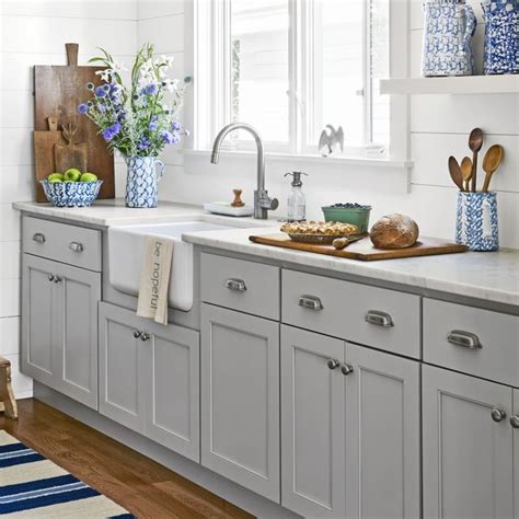 Old antique kitchen cabinet hardware is characterized by a unique deep chocolate brown ad is well suited for light colored and white farmhouse style kitchen cabinetry. 26 DIY Kitchen Cabinet Hardware Ideas — Best Kitchen ...