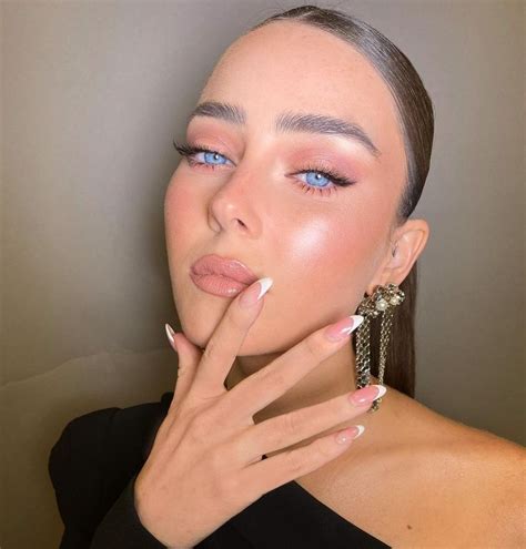 Riki Peretz Makeup Artist En Instagram Glamour Never Takes A Day