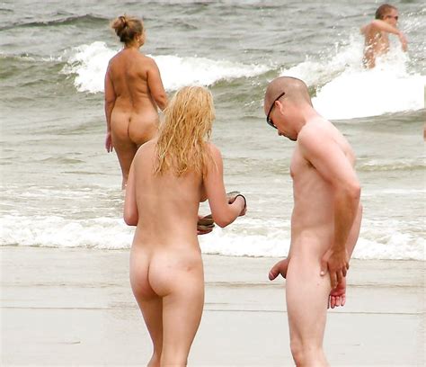 Mixed Nude Beach 30 Pics