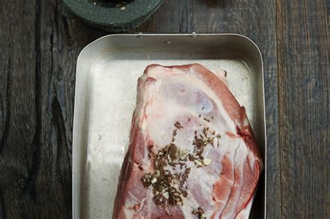 Wie macht man eigentlich Schweinebraten