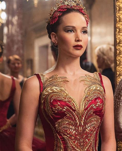 She soon turns to sparrow school, a secret intelligence service that… #jenniferlawrence ♥️ en la película operación red sparrow ...
