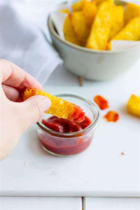 Dipped served hot and dipped in basil aoli, they won't last long. Super Crispy Baked Polenta Chips | Aline Made