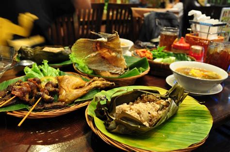 Makanan Sunda Di Pacific Place Enjoyed A Lovely Sundanese Flickr