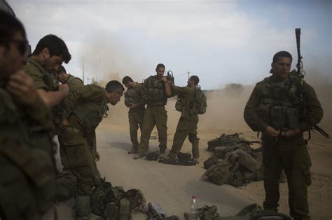 Israel Steps Up Airstrikes In Gaza As International Cease Fire Efforts