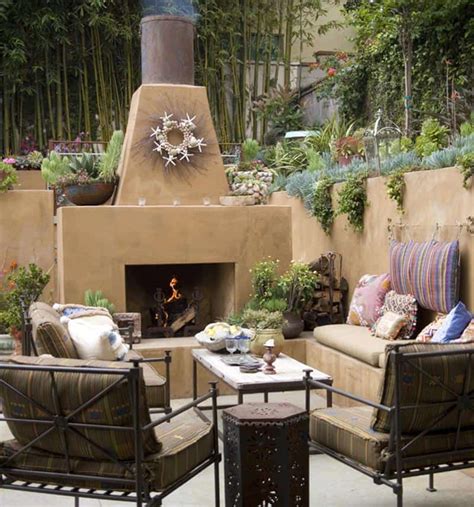 Awesome Tropical Outdoor Spaces For A Relaxing Backyard Oasis