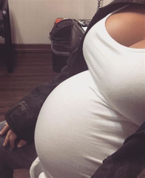 Kim K Weeks Kim Kardashian Kardashian Pregnant Belly