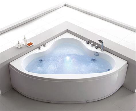 Top Benefits Of The Soaker Tub With Jets