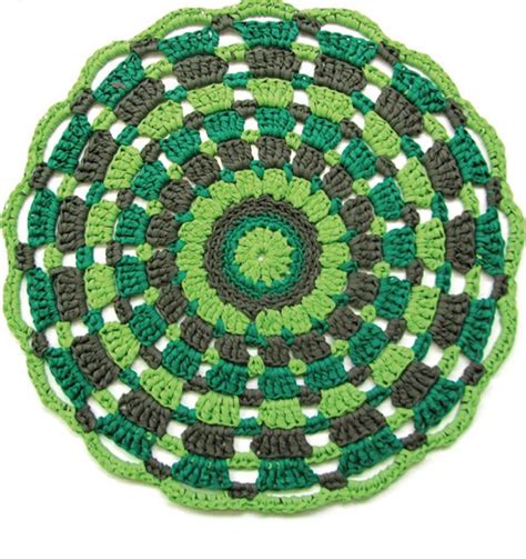 New week and lots of possibilities ahead! Hoooked DIY Häkelmuster mit Kit Mandala Teppich - Ritohobby.de