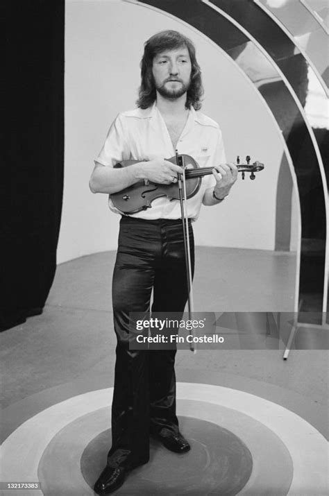 Mik Kaminski Violin Player With Electric Light Orchestra Performs On