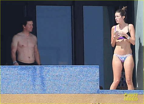 Mark Wahlberg Flaunts Poolside Pda With Wife Rhea Durham Photo 3328437 Bikini Mark Wahlberg