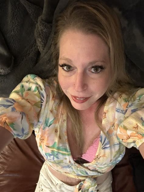 Sexy Sarahs Playgroundrn My Onlyfans 500 On Twitter When Hubby Says Get Dressed But Not