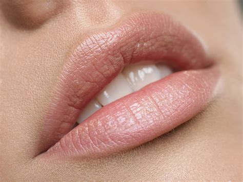 Top Tips For Dry Winter Lips Really Ree