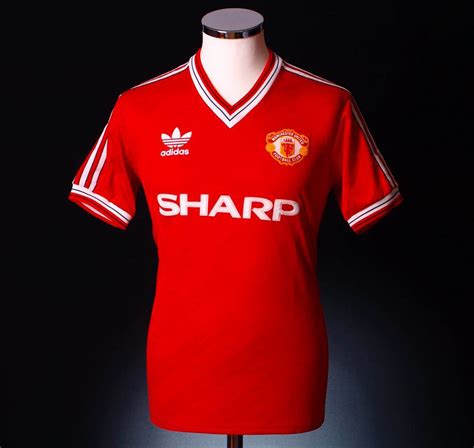 The manchester united home, away and third jerseys along with the training kits are available to order. Adidas Manchester United Home Kit History - Footy Headlines