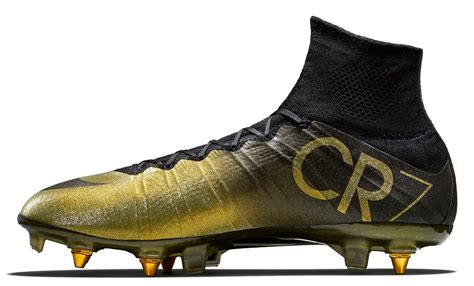 Die neue cr7 saison 2020 wartet auf sie online auf schuhe.de in großer auswahl. Nike Mercurial Superfly CR7 Rare Gold Fußballschuhe ...