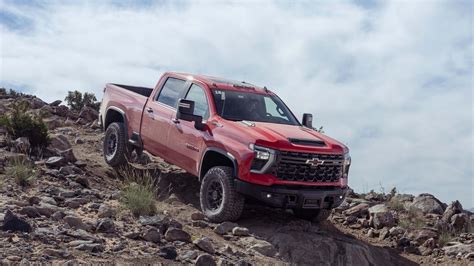 Extreme Rock Crawling With Chevys New 2024 Silverado Hd Zr2 Bison
