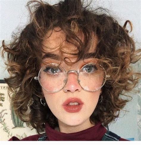 Glasses And Messy Hair Hair Reference Aesthetic Makeup Hair Inspiration