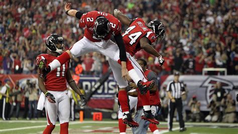 Falcons Survive Late Seahawks Rally Advance With 30 28 Win