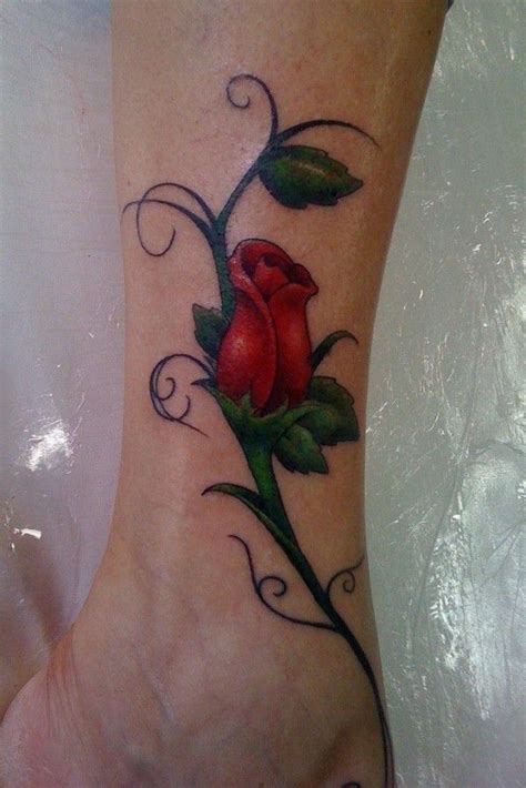 The fine edges of the rose create a vivid impression. red rose bud tattoo - Google Search | Tattoos | Pinterest ...