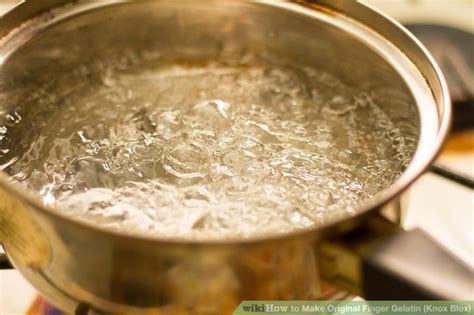 But lots of kids today miss out because their (wise) parents steer clear of artificial colors, flavors, and other unpronounceable ingredients that come along with the stuff in the box. How to Make Original Finger Gelatin (Knox Blox): 8 Steps