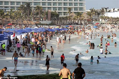 Mexicos Tourist Hotspots Cancun And Los Cabos Slammed By Indian Delta