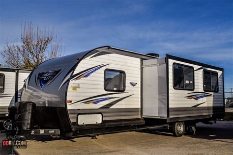 You will be comfortable on this queen size bed including storage wardrobes on. New 2018 FOREST RIVER CRUISE LITE 263BHXL CCH in Boise # ...