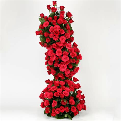 Buysend 100 Red Roses Premium Arrangement Online Ferns N Petals
