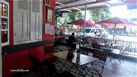 Mampir saja 5 tempat ini yang bisa manjakkan perut di pagi hari. Nikmatnya Sarapan di Kedai Kopi Sara di Kota Malang - akulily