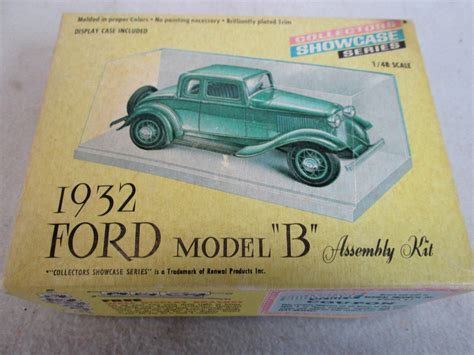 Vintage 1966 Renwal Collectors Showcase 1932 Ford Model B 148 Plastic