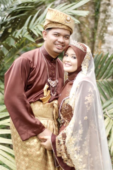 Tapi, bagaimana jika kamu berhijab? lembayung senja photography: Wedding: Muslim and Nieza (Outdoor photoshoot)