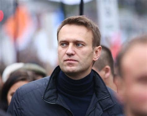 Разработчик «новичка» леонид ринк выдвинул свою версию второго «отравления». Навальный: Фильм про Чайку стал самым популярным видео в ...