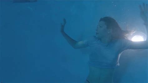 Jessica Biel Nua em Verão de Sonho