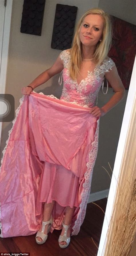Alabama Teen Spends 230 On Prom Gown She Found Online Only To Receive