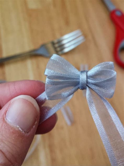 How To Make Perfect Bows Using A Fork Fork Bow Bows Diy Ribbon How