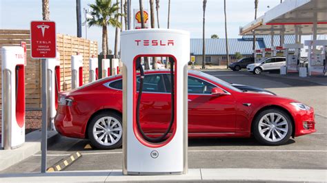 Tesla's federal tax credits have expired, but there are available state tax credits, plus reduced vehicle fees and carpool lane privileges. Tesla says order by Monday to get full $7,500 tax credit ...