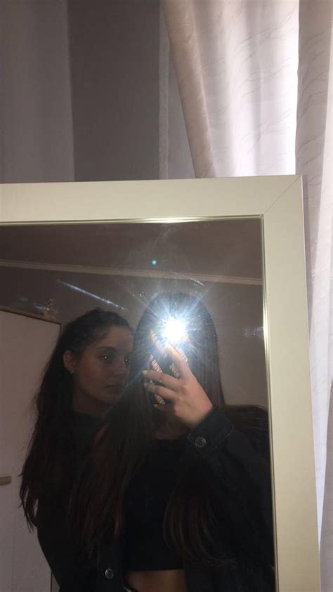 Friends Mirror Selfie Poses Selfie Poses Instagram Mirror Selfie