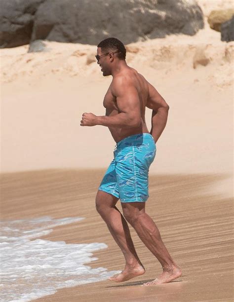 Shirtless Michael Strahan Spotted On Vacation With Criminal Girlfriend