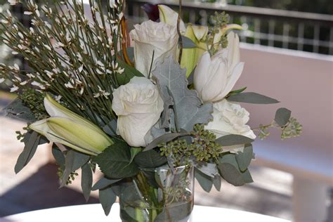 Simple But Beautiful White Flower Arrangement | White flower arrangements, Flower arrangements ...