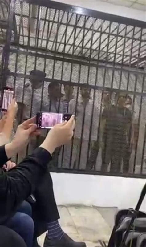 من داخل المحكمة أول صور لقاتل نيرة أشرف طالبة المنصورة بملابس السجن جريدة الأيام المصرية