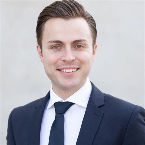 Und sie erhalten besondere konditionen. Anton Reinhardt - Bezirksdirektor & Experte für ...
