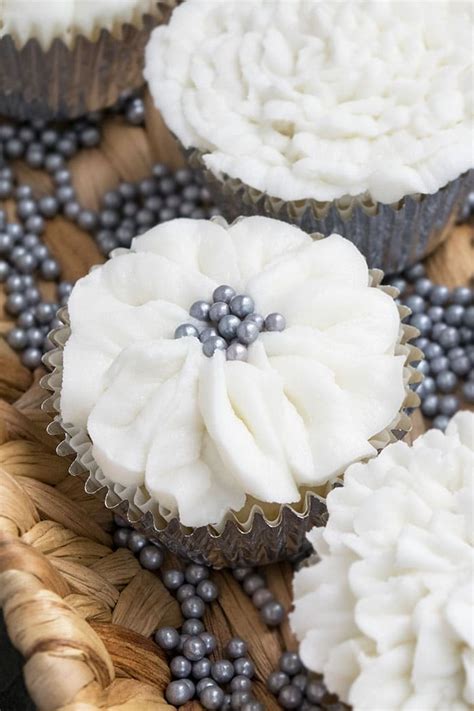 White Wedding Cupcakes Cakewhiz