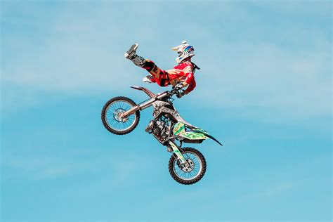 Images Gratuites Ciel Saut Cavalier Véhicule Moto Motocross Sport Extrême Des Sports