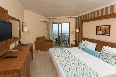 Hotel Iz Flower Side Beach Rooms Pictures And Reviews Tripadvisor