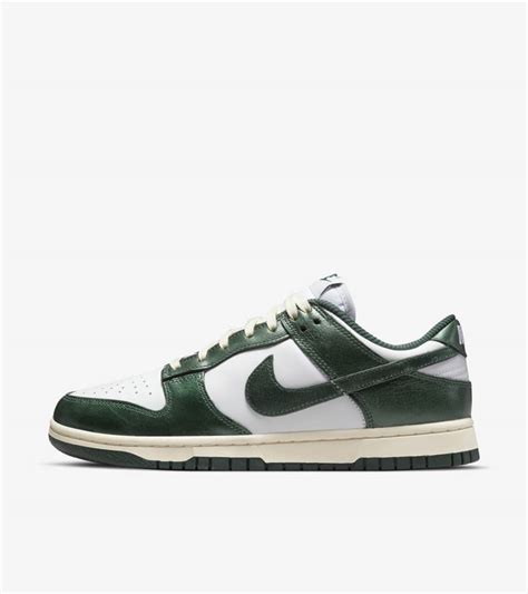 Womens Dunk Low Vintage Green Dq8580 100 Release Date Nike Snkrs In