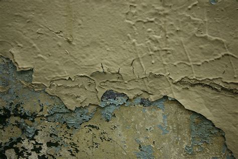 How To Fix Peeling Paint On Your Walls Or Ceiling Cracked Paint