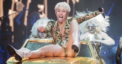 Dvd Blu Ray Miley Cyrus Bangerz Tour The Entertainment Factor