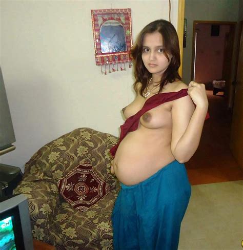 Horny Queen Pregnant Lady Posing Nude